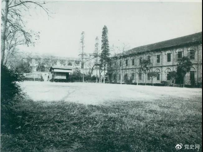 1927��3��18����ë�ɖ|��ϯ������e�еĺ������b�r(n��ng)��������(hu��)�����������r(n��ng)�\(y��n)��r��(b��o)�����D����(hu��)��(hu��)��(ch��ng)��������r(n��ng)�v����و�(ch��ng)��