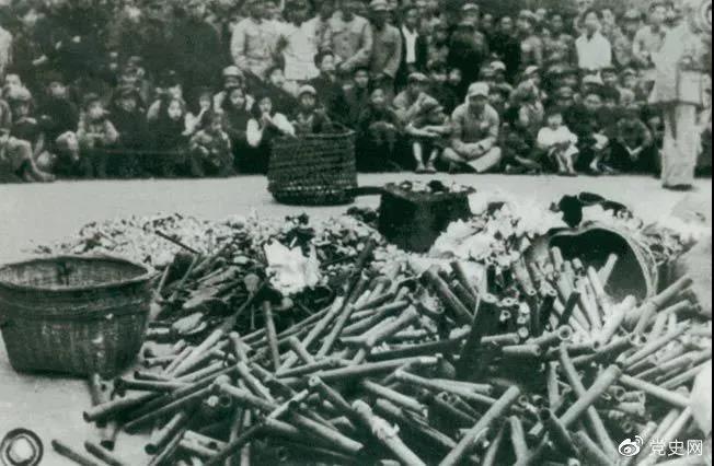 1950��2��24��������(w��)Ժ�l(f��)�����P(gu��n)�ڇ�(y��n)���fƬ������ͨ����D���������U�ğ��ߺ�ـ����