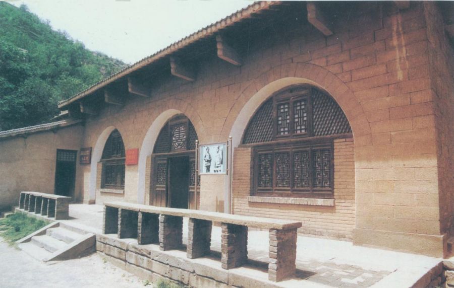 �P��ɽ�����fַ��λ���Ӱ��ǃ�(n��i)�����й�����1937��1��13���M(j��n)�v�Ӱ���ĵ�һ��(g��)�v�ء�