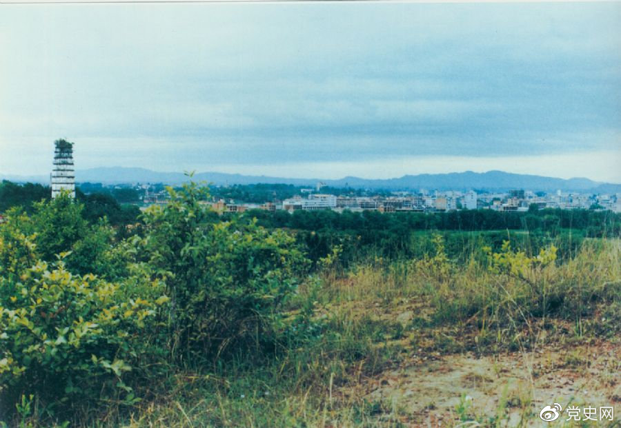 1934��10����Ѯ���й��������и�܊ί������t܊�����Ľ�������ڶ��ȵس��l(f��)���_(k��i)ʼ�L(zh��ng)�����D�������