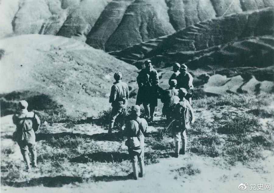 1937��11������·܊��һһ�原��һ���Ŏ���������̫·���ϏVꖵ؅^(q��)��(c��)������֮?d��ng)����o��܊�Գ��ش�����D������ǰ�����������ߣ���ǰ��ָ�]��(zh��n)����