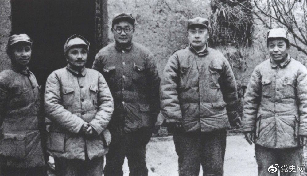 1948��11��6����1949��1��10�����Ʉ��������������Сƽ����ԣ���T���ֽM�ɣ�����Сƽ���ӛ�Ŀ�ǰ��ί�T�������A�|Ұ��(zh��n)܊����ԭҰ��(zh��n)܊�����ֵط����b�M(j��n)�л�����(zh��n)�����L���������Ա��V��؅^(q��)������D�鿂ǰ��ί�T���ɆT��Ӱ��