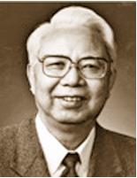 龔育之龔育之(1929--2007)。中共黨史專家。曾任中央文獻(xiàn)研究室副主任（1980-1988），中央黨史研究室常務(wù)副主任（1995-1999）,中國中共黨史學(xué)會會長，中央宣傳部副部長，中央黨校副校長，第九屆全國政協(xié)常委等職。參與主持《毛澤東著作選讀》《建國以來毛澤東文稿》（十三冊）《鄧小平文選（1975--1982）》《鄧小平文選》（第三卷）等編輯工作，參加撰寫《中國共產(chǎn)黨的七十年》，參與起草《關(guān)于建國以來黨的若干歷史問題的決議》、黨的十二大至十六大報(bào)告。著有《在歷史轉(zhuǎn)折中》《從毛澤東到鄧小平》《龔育之論中共黨史》《黨史札記》《黨史札記二集》等。