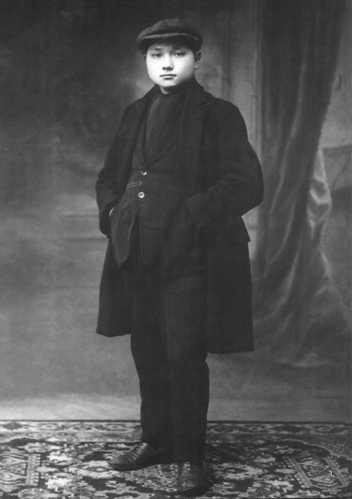 鄧小平在法國(guó)里昂。（1921年）
